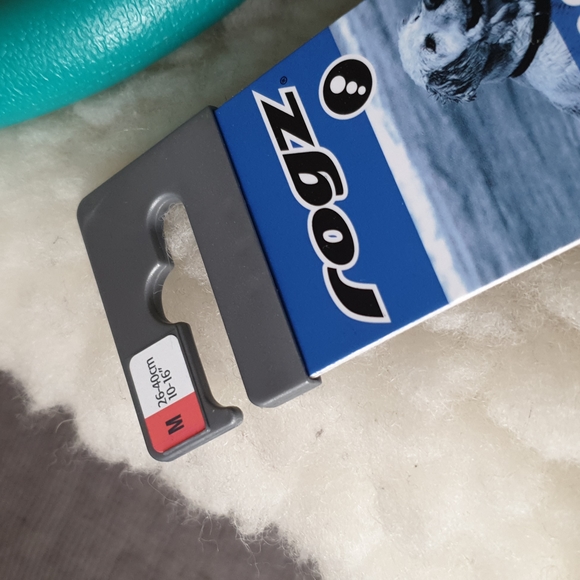 Doggie Assortment Bag - Clothes & Toys for Dogs (Medium breeds) - Picture 3 of 14